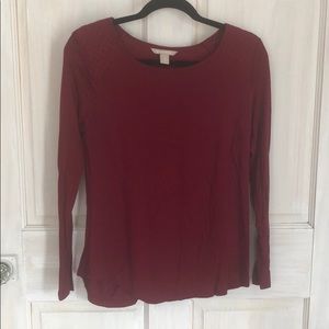 Burgundy t shirt